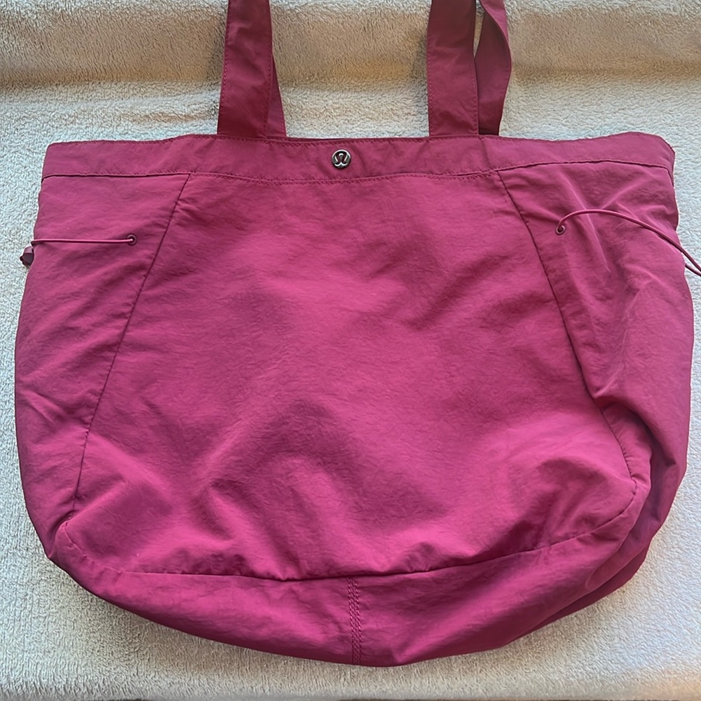 Lululemon Side-Cinch Shopper Bag 18L - Berry Color